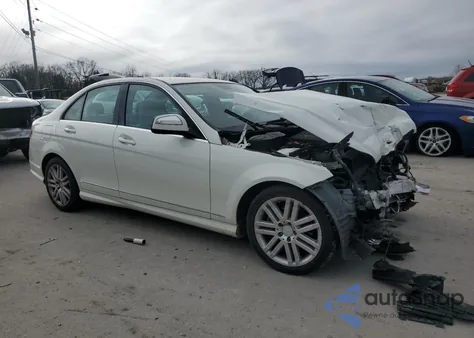 2009 Mercedes-Benz C 300 из США, поврежденный, VIN WDDGF54XX9R067799